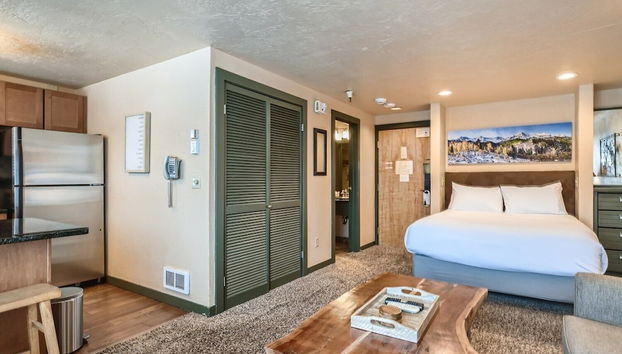 Ski Slope Steps From Unit, Quick Walk to Main St - Foto 5, Habitación