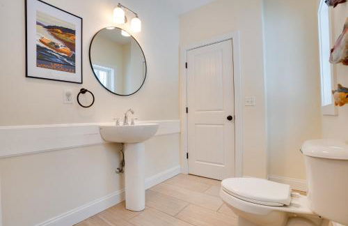 '"Luxury Mountain Getaway'" Sauna, Hot Tub, Massage Chair, Pool Table - Photo 19