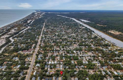 Beachy 3BD Bungalow One Block from Scenic Walkway - Foto 18