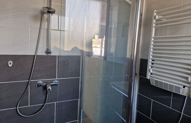 Holiday House With Private Pool in a Shared Property - Foto 11