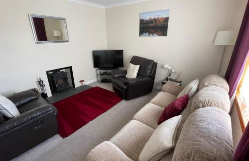 Self Catering house with lovely sea views, 44 Back - Photo 4