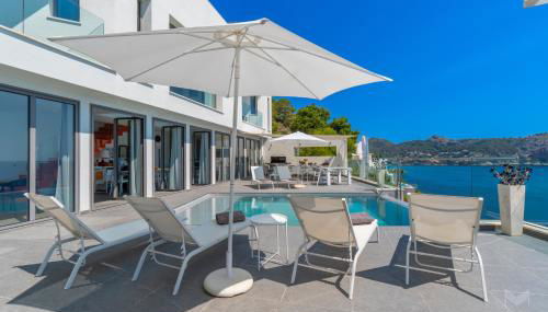 Can Ema, villa moderna con piscina frente al mar - Foto 4, sunbed