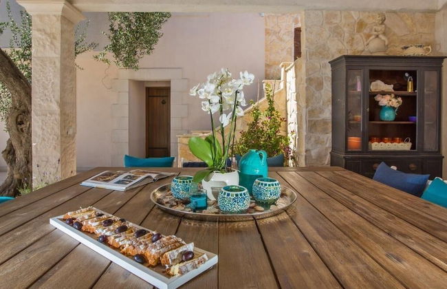 Luxury Villa Dolce Vita with Pool - Photo 41