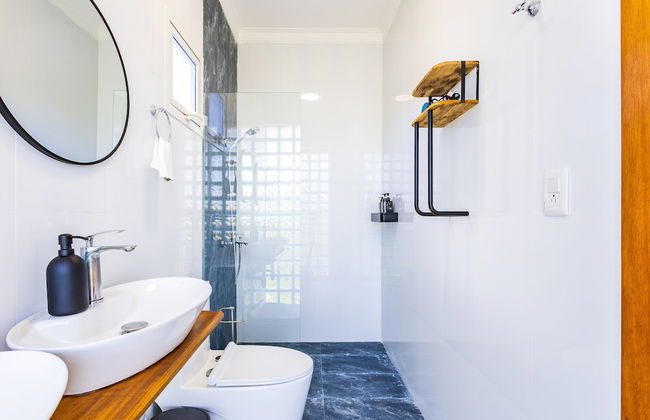 Relaxing 3-bedroom Villa With Pool Rooftop Jacuzzi in a Secluded Setting - Foto 36