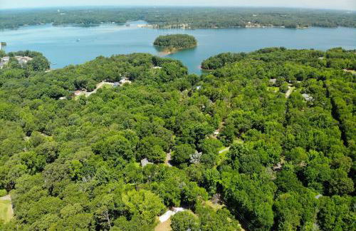 1 Mi to Lake Hartwell Updated Retreat with Patio! - Foto 34