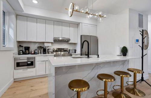 Capitol Hill 3 Charming Townhouse in Downtown DC with Modern Kitchen with Rooftop views - Foto 13