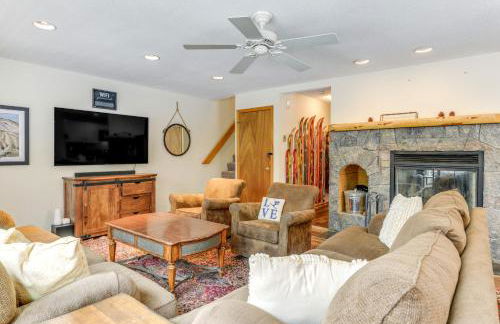 3 min to Mt Snow with FREE Shuttle! Family-Size fun, Wood fireplace, 2 living rooms, Arcades - Foto 1