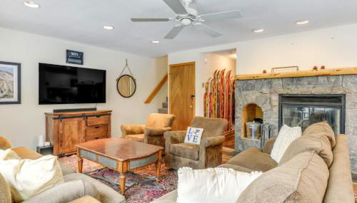3 min to Mt Snow with FREE Shuttle! Family-Size fun, Wood fireplace, 2 living rooms, Arcades - Foto 1