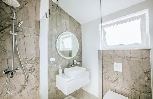 Family Oasis Belladonna - Photo 23