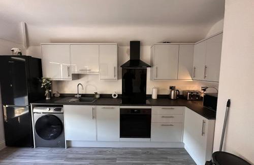 1 bed flat, free parking, 10 mins BHX airport, free WiFi - Foto 3