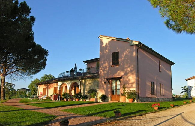 Laurel apt With Shared Pool - Photo 6