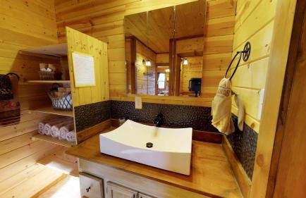 Long View Cabin, Breakfast Deck overlooking the Canyon! - Photo 25