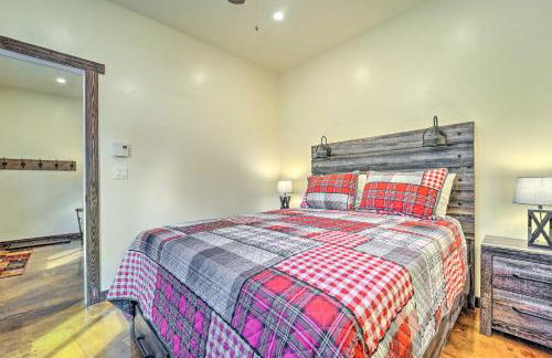 Serene Dolores Cabin with Patio and River Access! - Foto 14