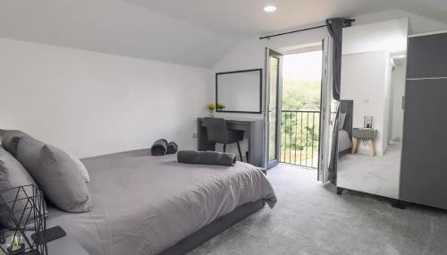 The View - Peaceful Duplex Apartment with Views, Parking & Wifi - Foto 1