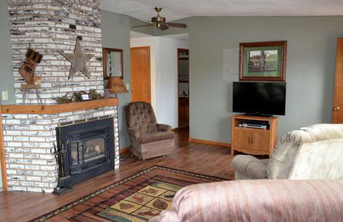 Quiet Lakeside Cabin Rental for Families just Outside of Minocqua, Wisconsin - Foto 7