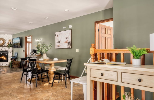 The Moondance Cabin by Lightfoot Stays Vacation Rentals - Photo 5