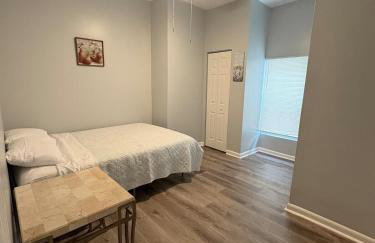 Charming 2-bedroom house 5 minutes from UF Health in sunny downtown Jacksonville - Foto 6