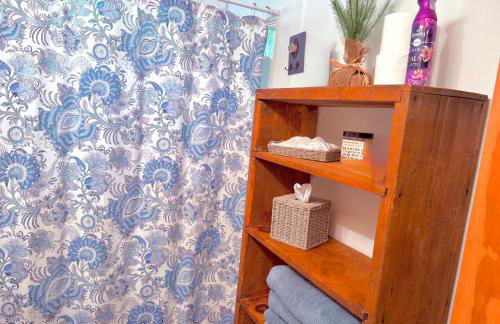 WOW!! Ultimate Pocono Retreat Hot Tub, Game Room, Fire Pit, Near Lakes & Hiking! - Foto 42