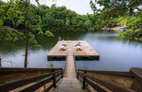 Lakefront Home-3BD25BADockGrillFirepitPool - Foto 15