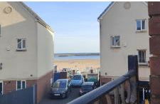Beach View Couples Retreat Aberavon Beach Direct Seafront panoramic Sea Views large driveway parking - Photo 20