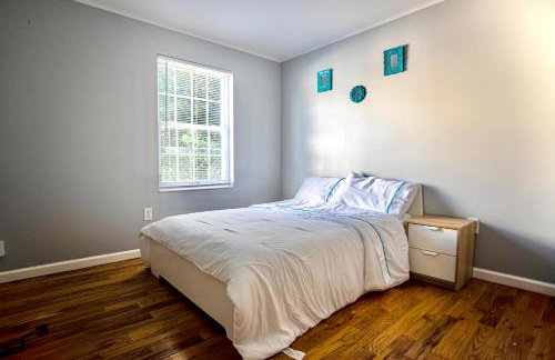 Urban Oasis Spacious 3BR 2BA Patio Near NYC EWR American Dream Mall - Photo 12