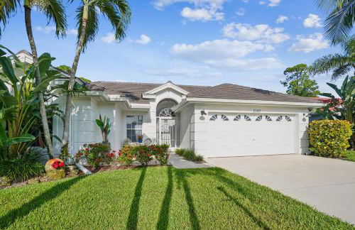 Relaxed Tropical NAPLES Retreat 5 mi to Beach home - Photo 2