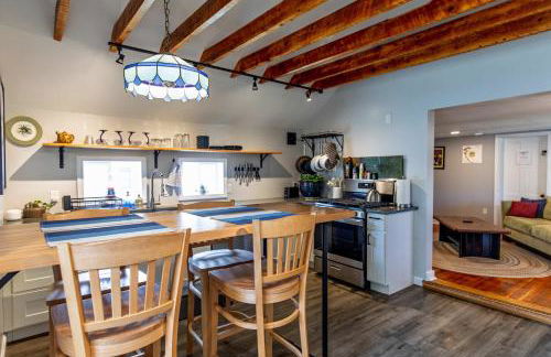 Private Renovated Apt w WasherDryer near dwntwn - Foto 17