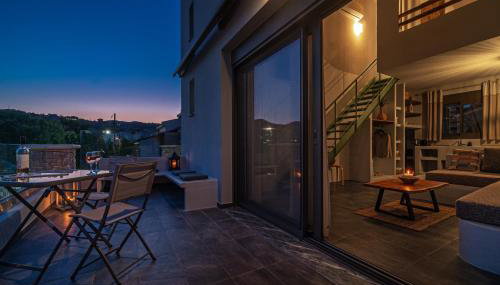 La Perla Suites - Photo 5