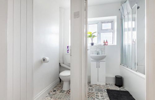 City Gem - 2 Bed House, 6 mins from Liverpool Street, Shops & Restaurants - Foto 19