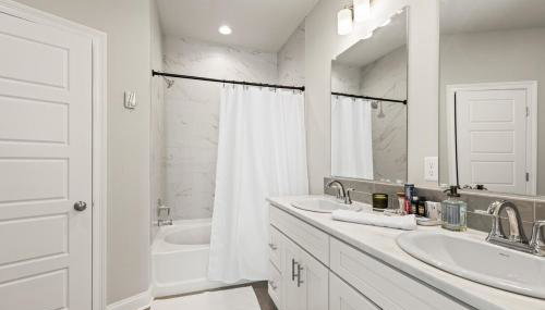 NEW-Upscale-EnSuites-King Bds-Fast WiFi-Quiet Area - Foto 3