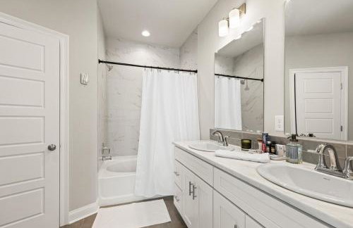 NEW-Upscale-EnSuites-King Bds-Fast WiFi-Quiet Area - Foto 3