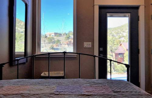 Barnwood Chateau with 2 Master Suites Hot Tub - Foto 44