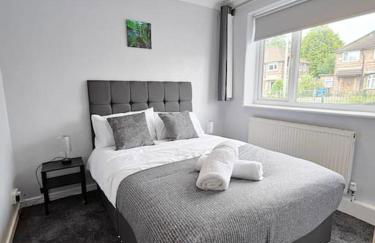 Cosy 2-bed apartment with free parking & ramp access - Foto 13