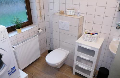 Ebenerdige Ferienwohnung mit großer Terrasse in der Nähe des Waldes, zum wohlfühlen - Foto 4