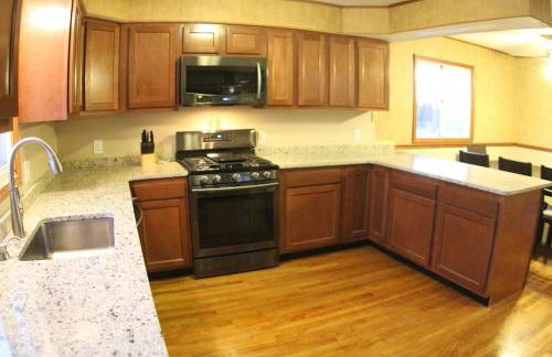 Inglewood Haven and Toys Sleeps 12 - Foto 15