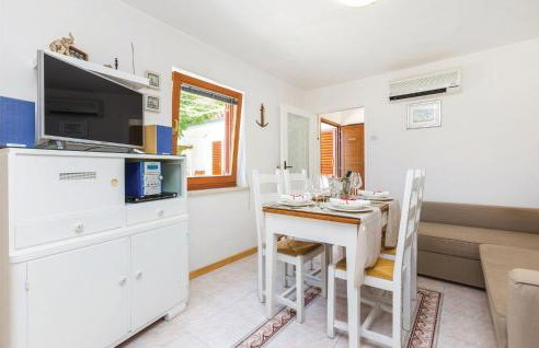 2 Bedroom Awesome Home In Jadranovo - Foto 11