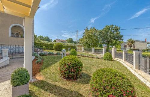 Silvia II with Private Pool - Foto 30