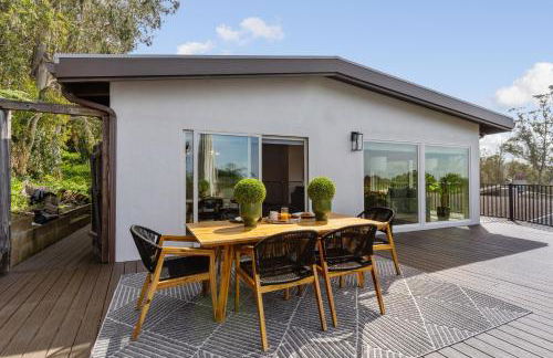 Serene Oceanview Escape with Expansive Deck home - Foto 4