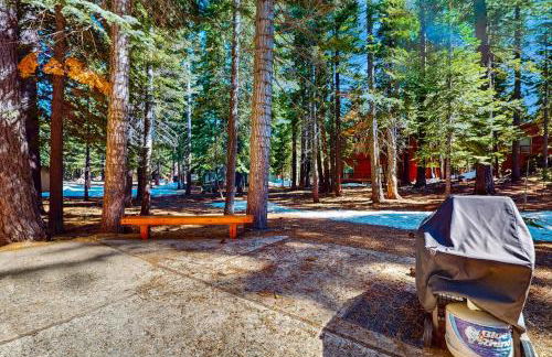 Happy Family Cozy Cabin - Photo 26