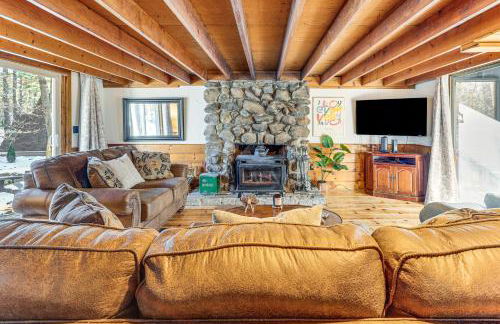 8 Mi to Cranmore Mtn Resort A-Frame with Fire Pit - Foto 6