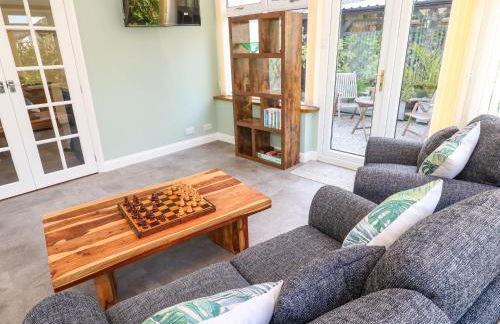 Little Acorns - Photo 7