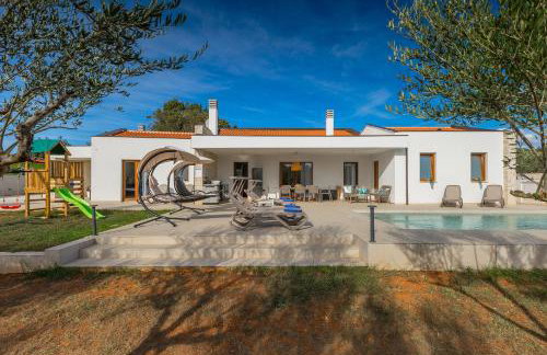 Villa San Zusto, 1600 m2 plot area, heated pool with hydromassage zone - Foto 38