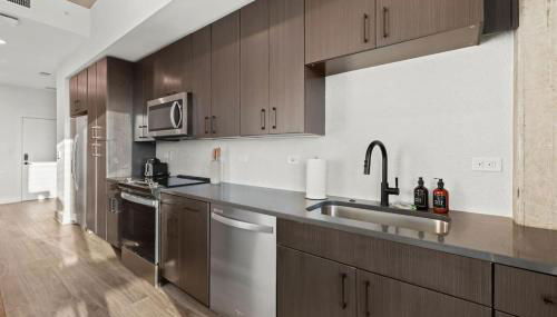 Chic Channelside Studio with High-Rise Views - Foto 3