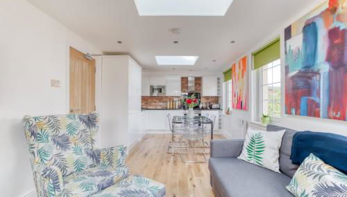 Central Bright 3 Bed Flat with Pool & Parking - Foto 2