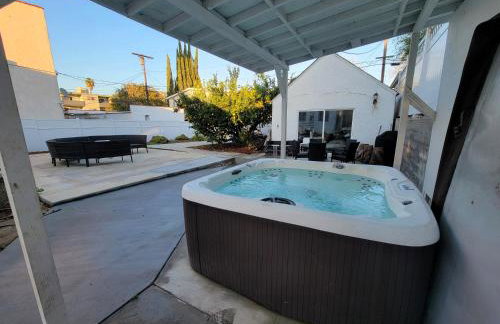 Spacious 5BR Private Home 5 minutes to Rodeo Drive with Hot Tub Spacious Backyard Parking - Foto 2