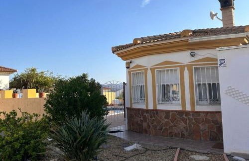 Casa Bueno- Sleeps 7 Private Pool & AirCon - Foto 40