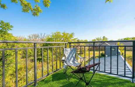 Unique Tinyhouse Retreat with BBQ Near Asheville - Foto 6