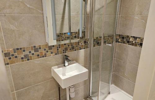 Studio for 2Guests-Parking-Garden-NearLondon-Ac - Foto 9