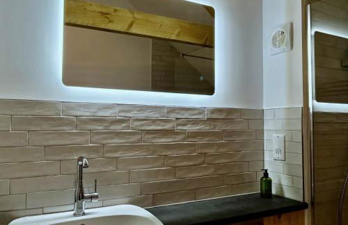 Cambrian Cottages - Charming Countryside Barn - Photo 57