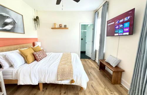 The Royal Cypress Suite Near UF Shands Downtown - Photo 3